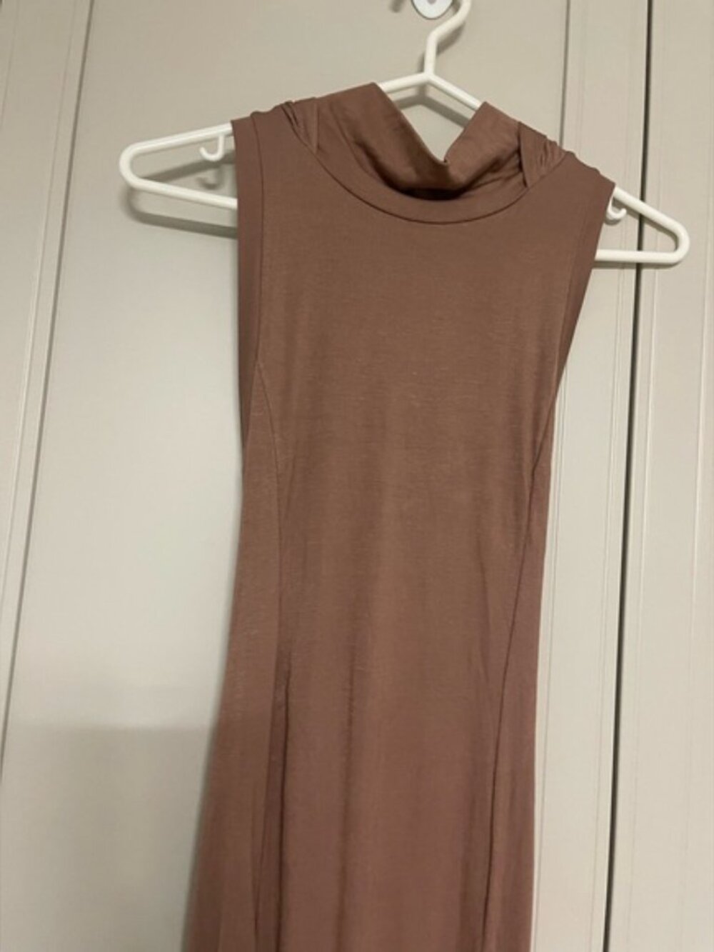NWT Ribbed Hooded High Neck Long Sleeve Cut Out Tie Back Midi Casual Dress - Picture 2 of 7